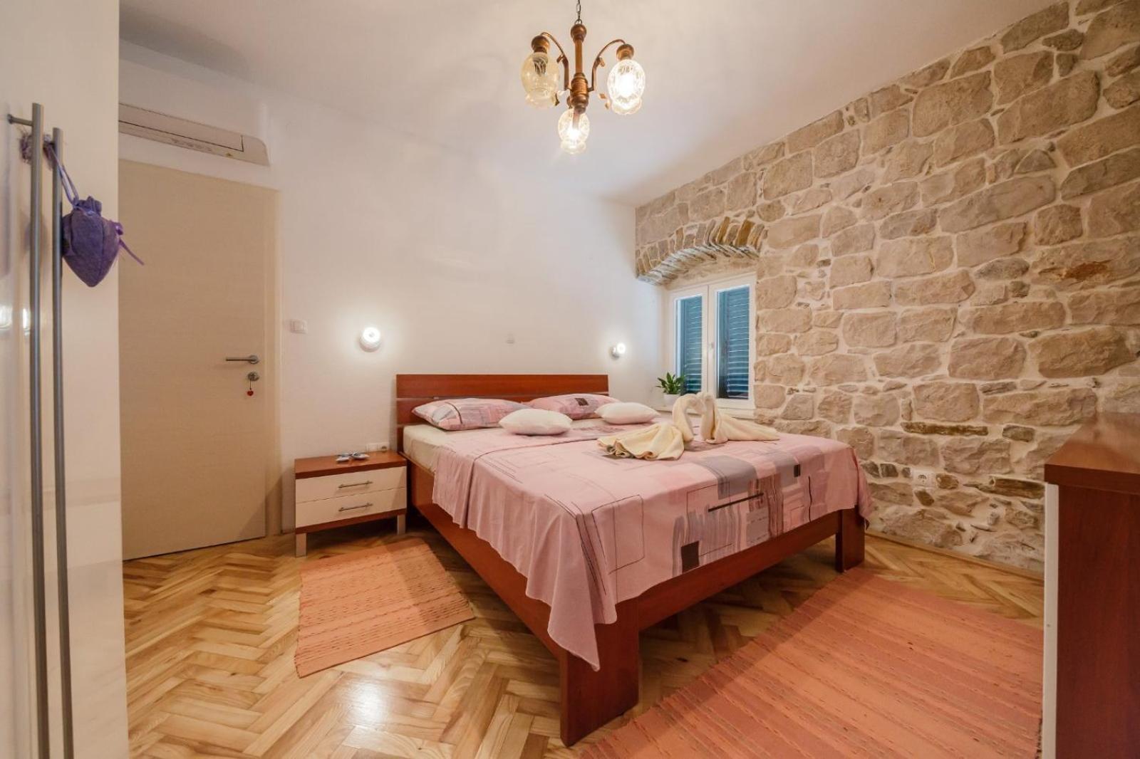 Stone House Holiday home Kastela